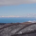 パラダイスヒュッテ付近から望む石狩湾と暑寒連峰